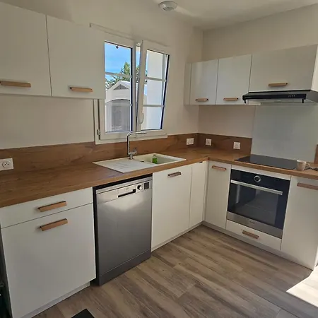 Maison Neuve 3 Etoiles Proche De La *